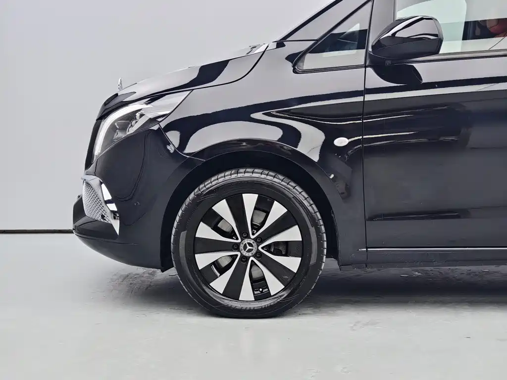 Mercedes-Benz Vito 2021 2.0T Elite 7 мест