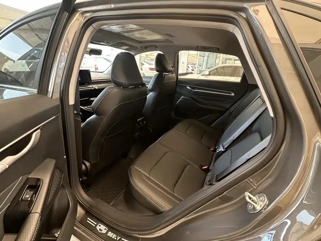 Geely Emgrand — миниатюра 8