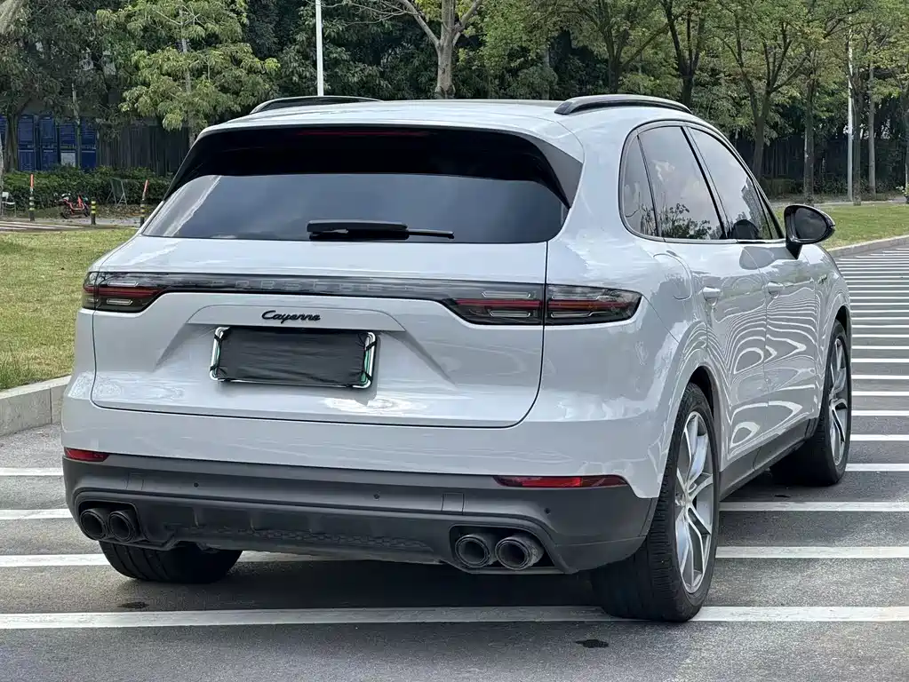 Porsche Cayenne Hybrid — миниатюра 9