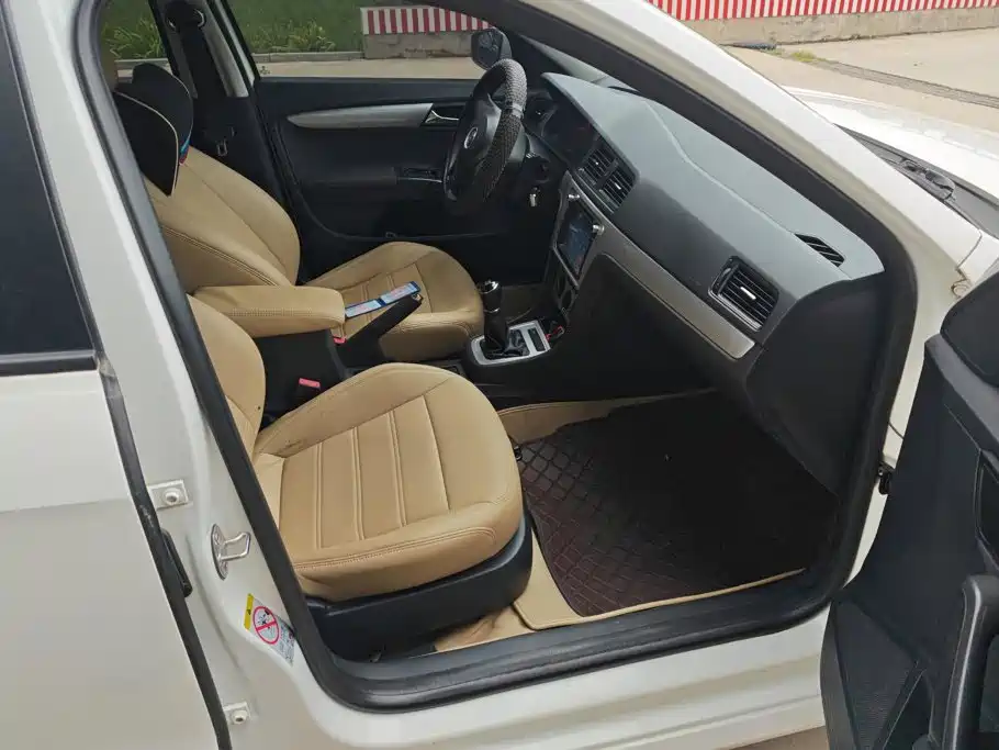 Volkswagen Lavida — миниатюра 8