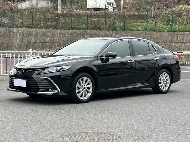 TOYOTA CAMRY