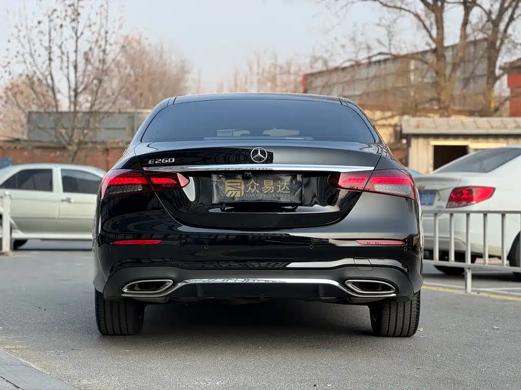 MERCEDES-BENZ E CLASS