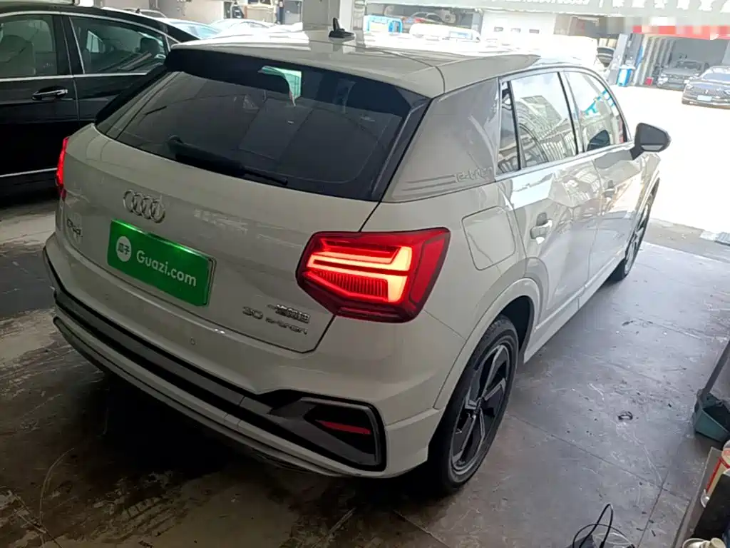Audi Q2L e-tron — миниатюра 7