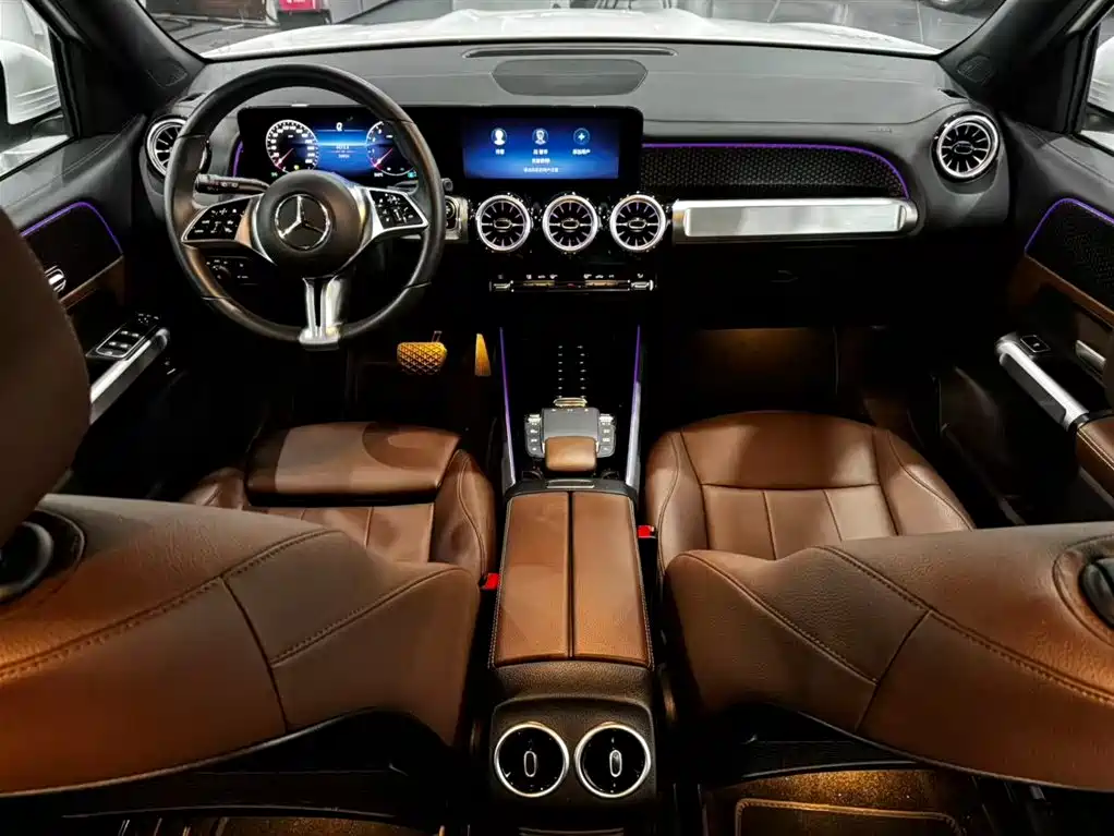 Mercedes-Benz GLB — миниатюра 17