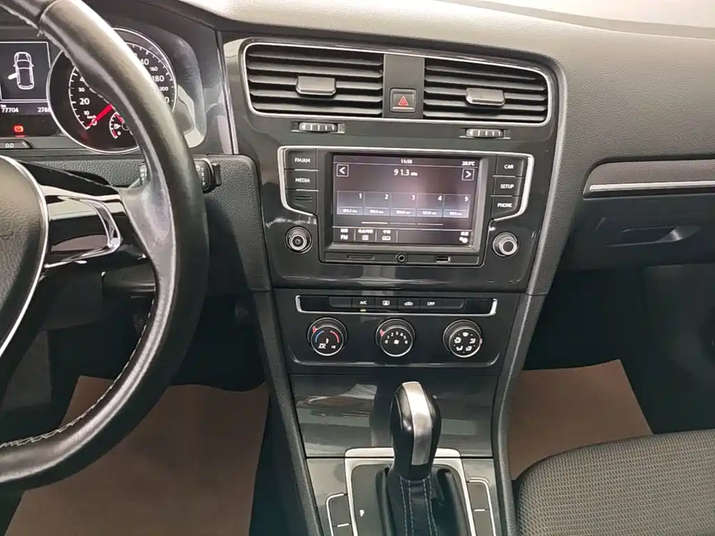 Volkswagen Golf — миниатюра 13