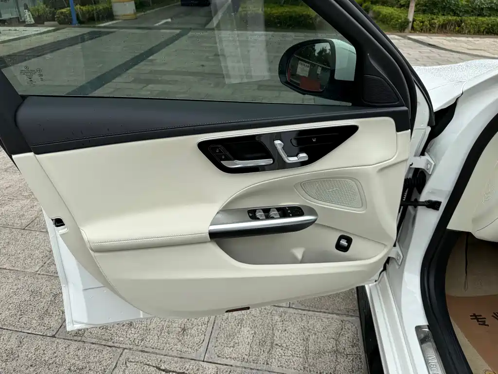 Mercedes-Benz C-Class — миниатюра 17