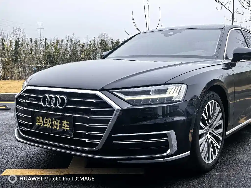 AUDI A8