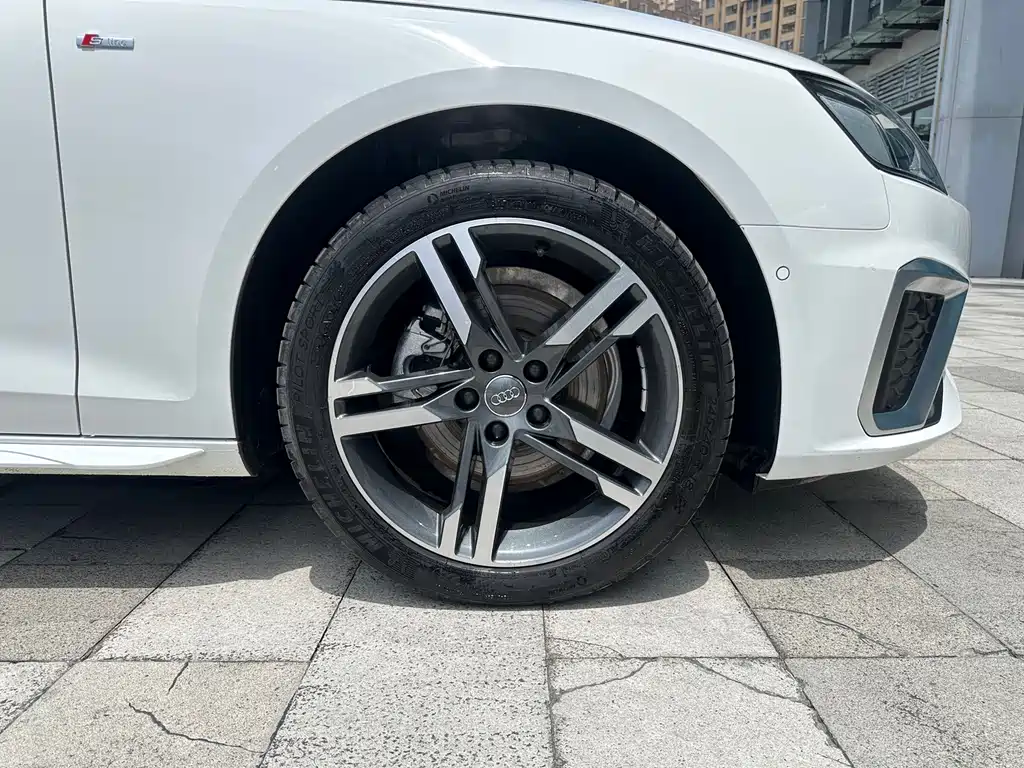 Audi A4L — миниатюра 10