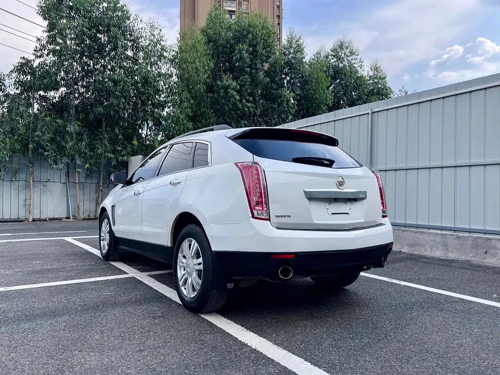 Cadillac SRX — миниатюра 6