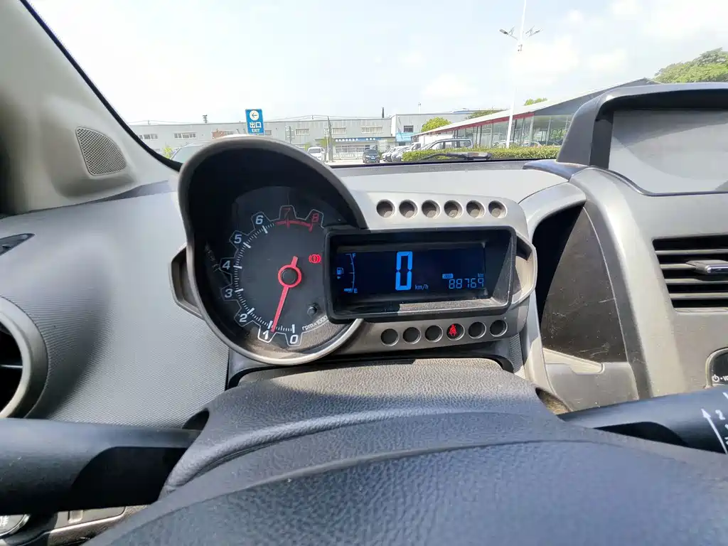Chevrolet Aveo — миниатюра 14
