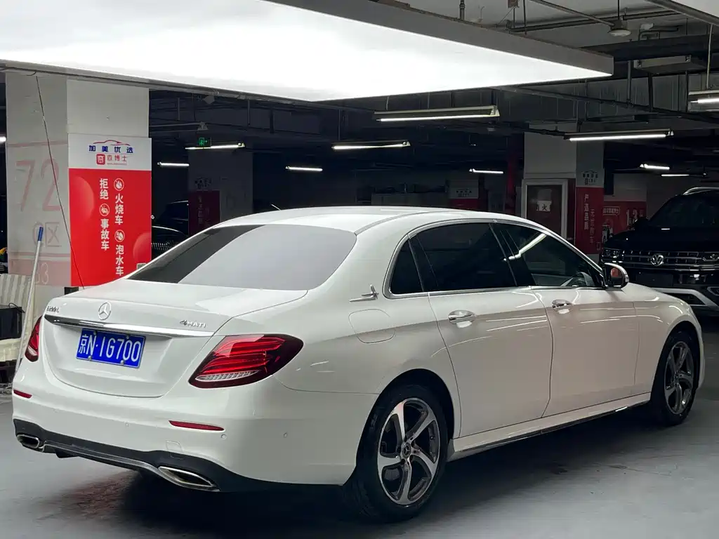Mercedes-Benz E-Class — миниатюра 3