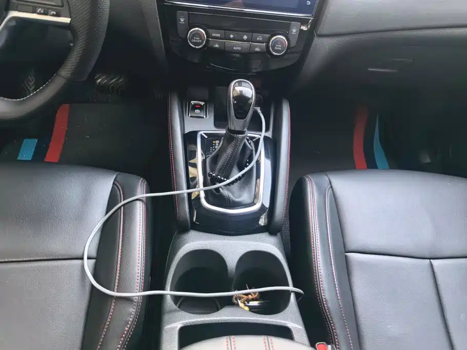 Nissan Qashqai — миниатюра 16