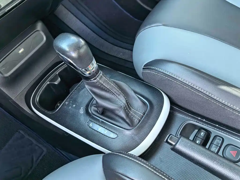 Roewe Clever — миниатюра 12