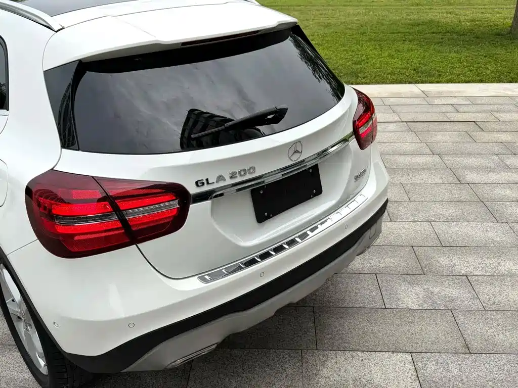 Mercedes-Benz GLA — миниатюра 8