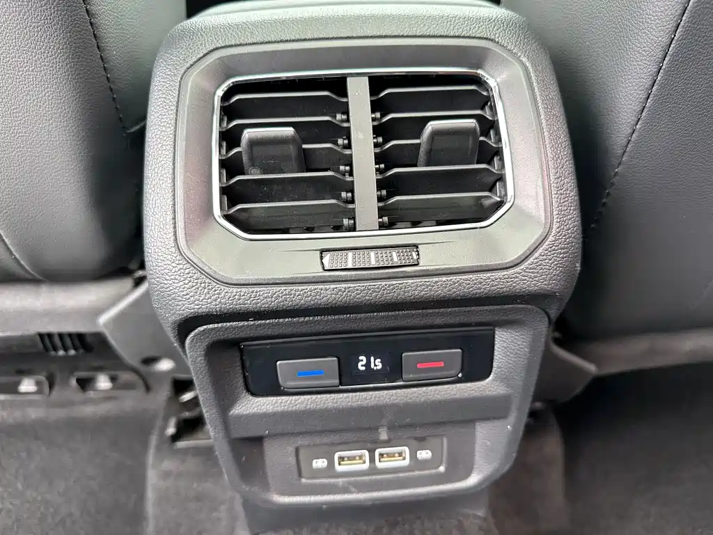 Volkswagen Tiguan L — миниатюра 20