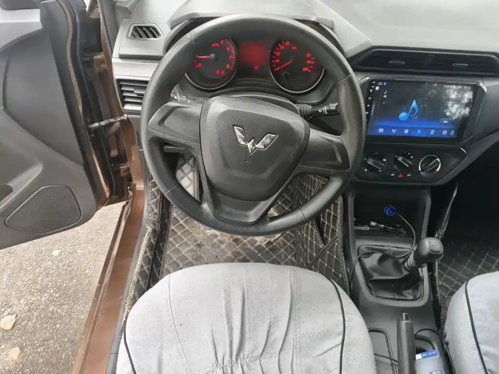 Wuling Hongguang — миниатюра 3