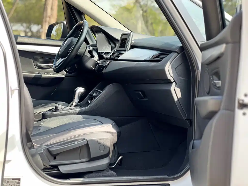 BMW 2 SERIES STATION WAGON