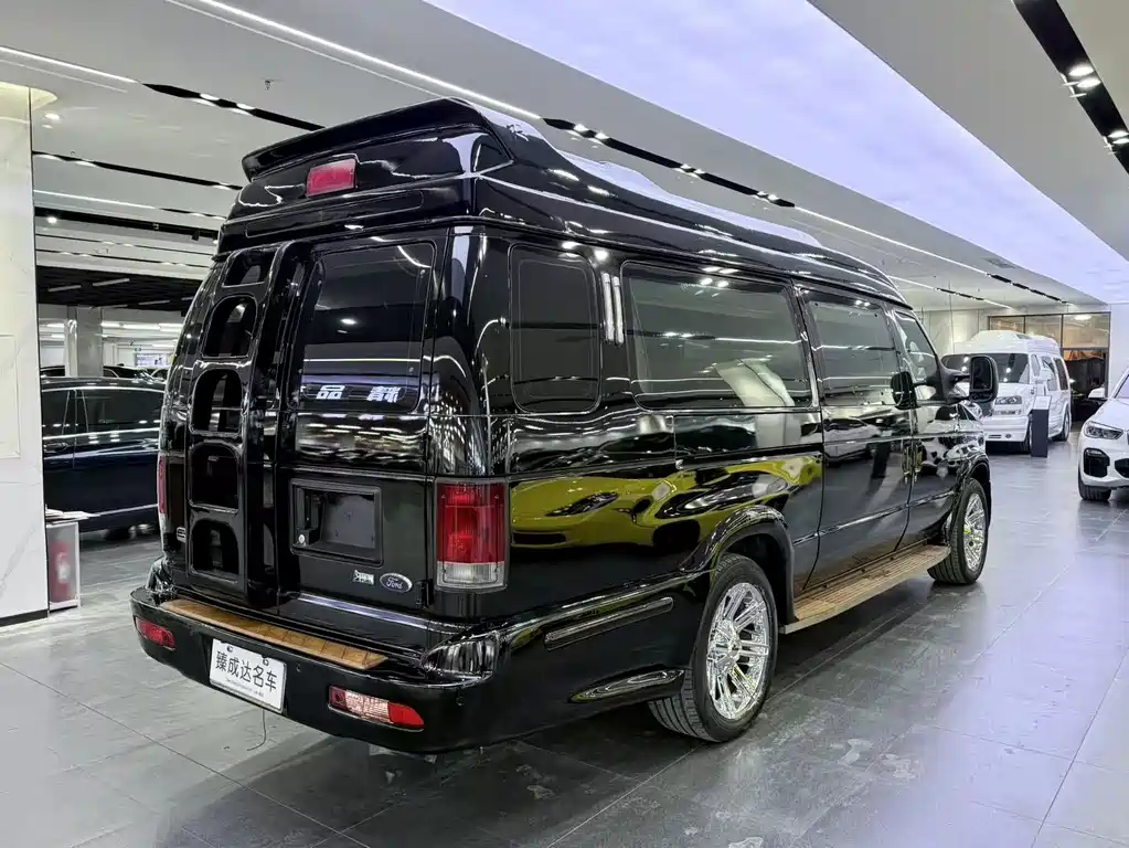 Ford E350 2017 5.4L AT