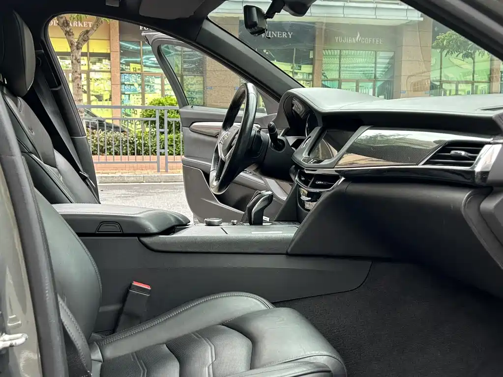 Cadillac CT6 — миниатюра 14