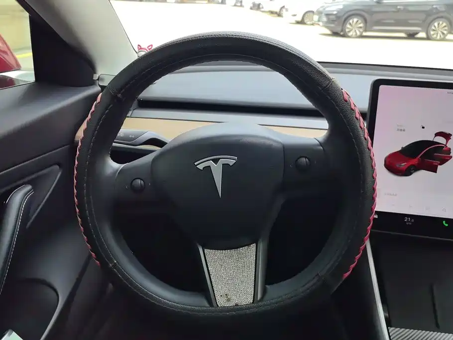 Tesla Model 3 — миниатюра 15