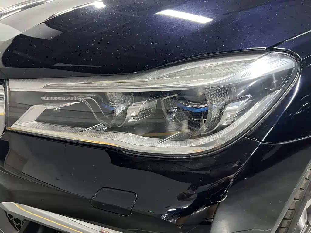 BMW 7 Series — миниатюра 14