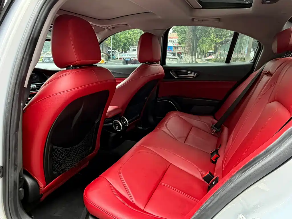 Alfa Romeo Giulia — миниатюра 6