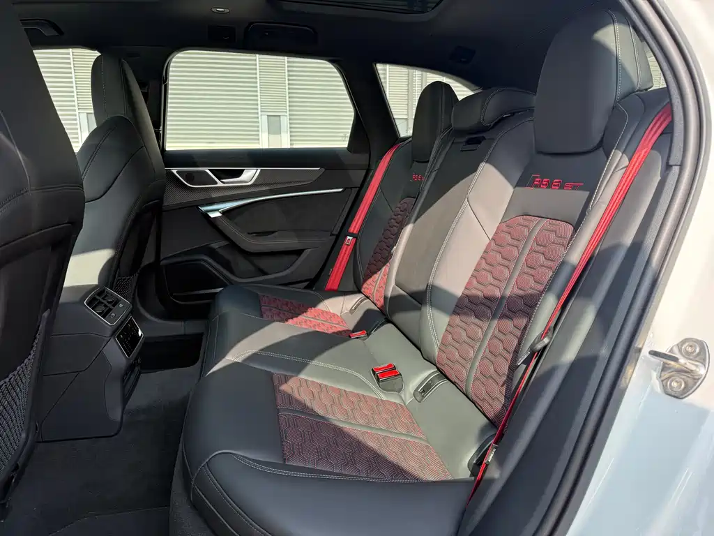 Audi RS 6 — миниатюра 9