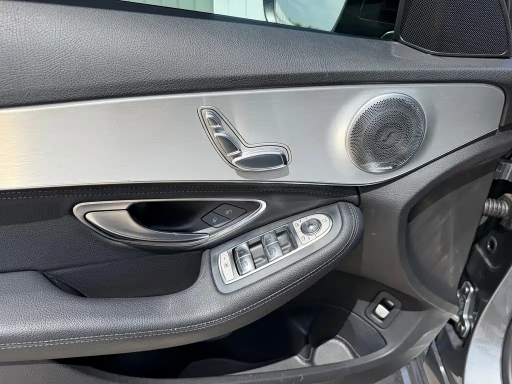 Mercedes-Benz C-Class — миниатюра 10