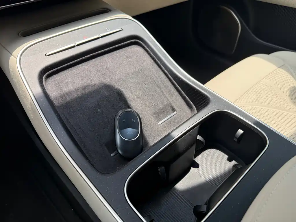 NIO ET5T — миниатюра 20