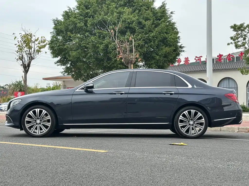 MERCEDES-BENZ E CLASS
