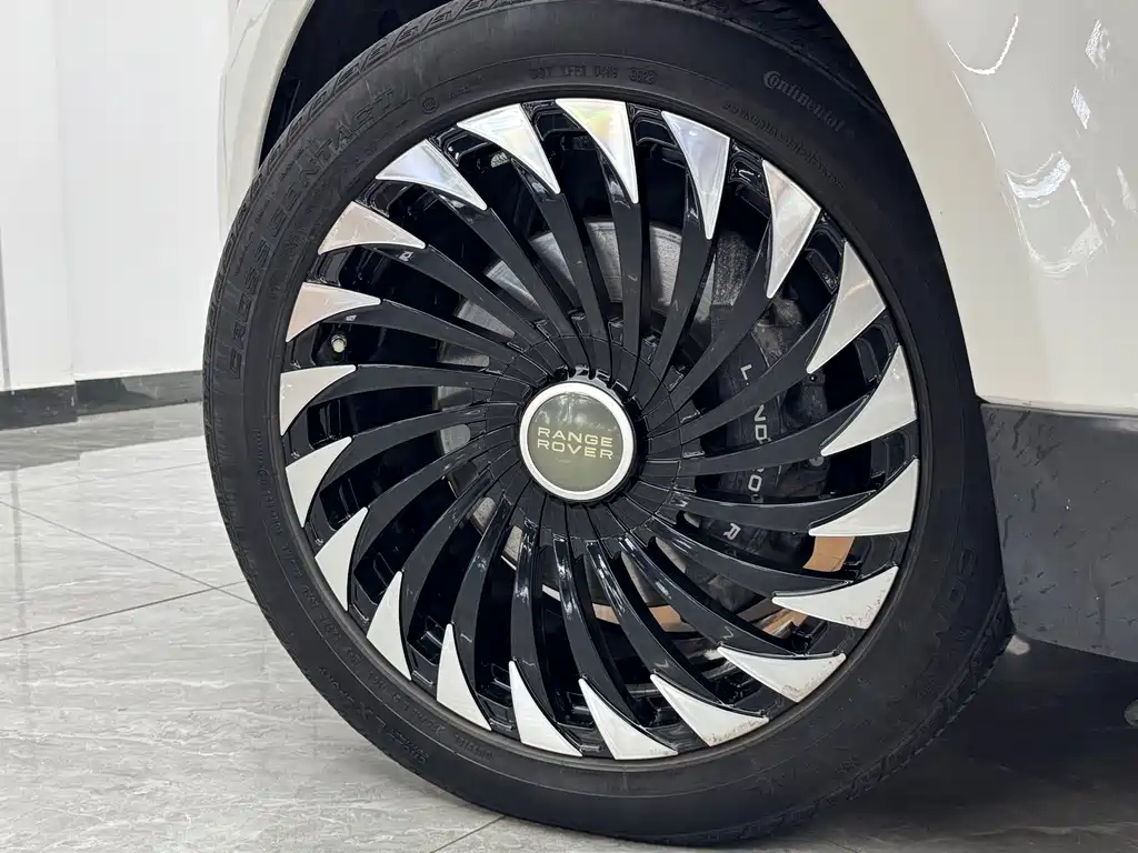 Land Rover Sport PHEV — миниатюра 20