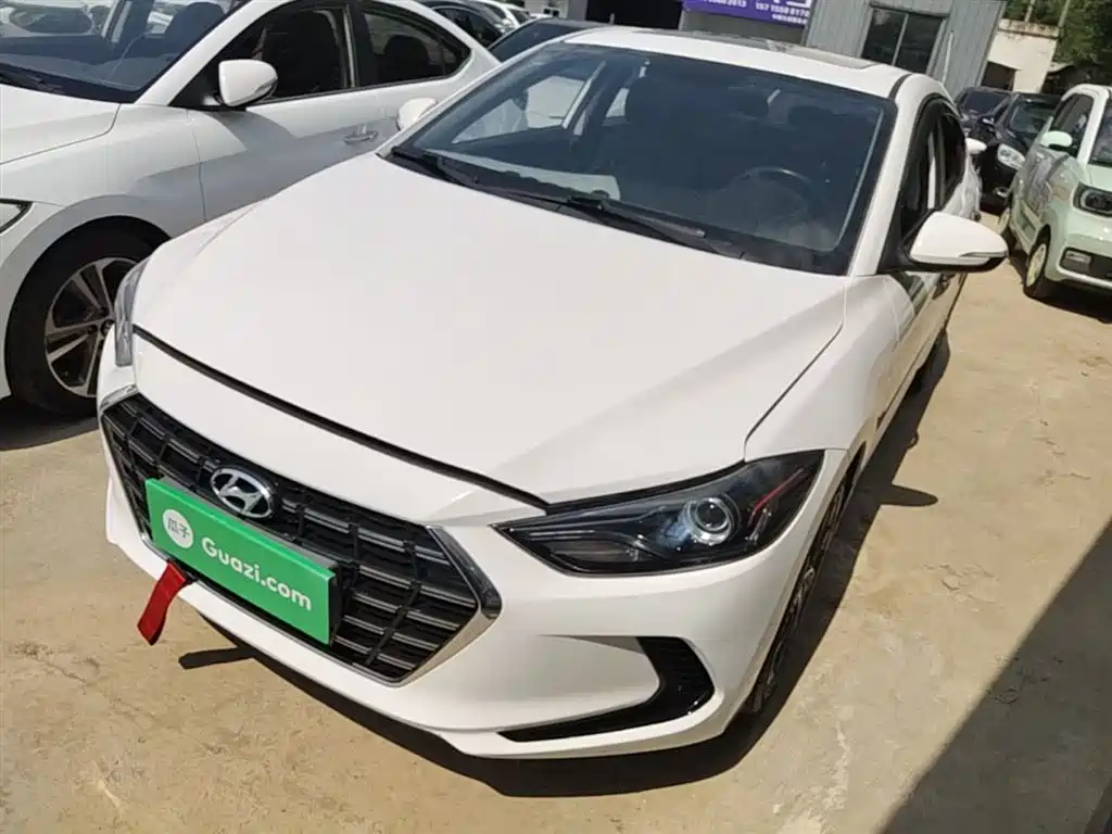 Купить Hyundai Elantra