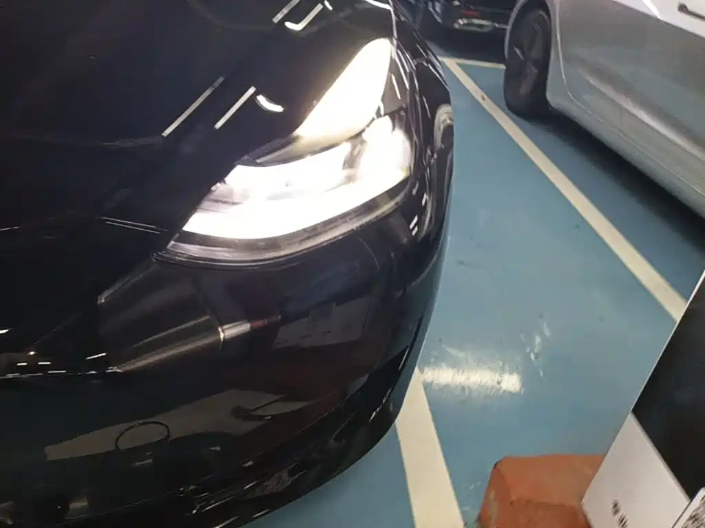 Tesla Model 3 — миниатюра 24