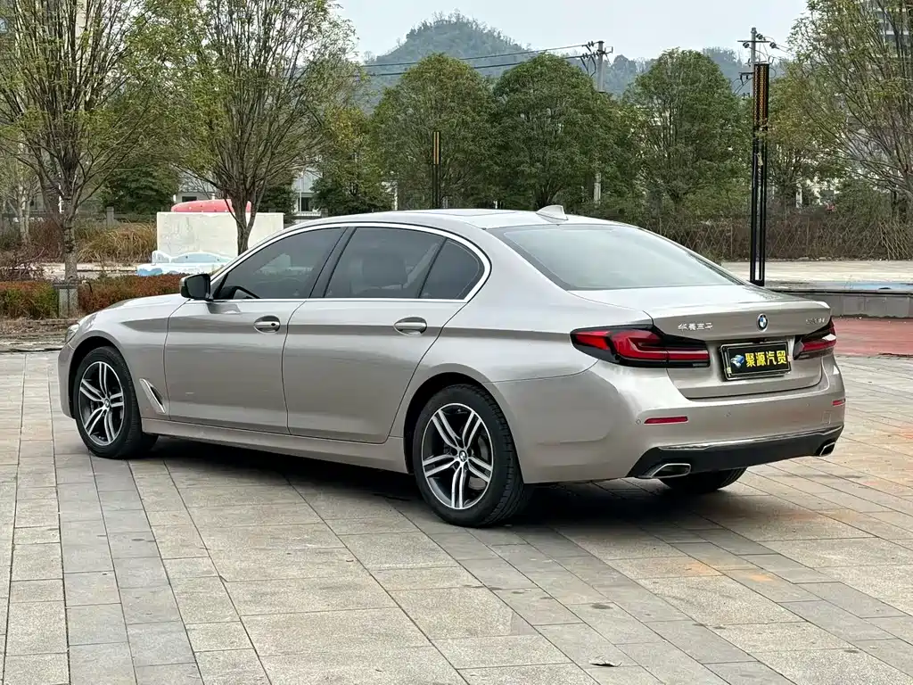 BMW 5 SERIES