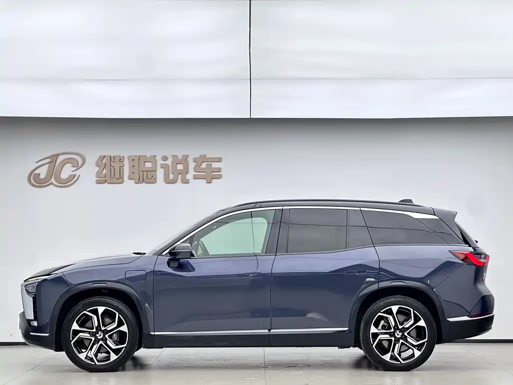 NIO ES8 2020 580KM мест