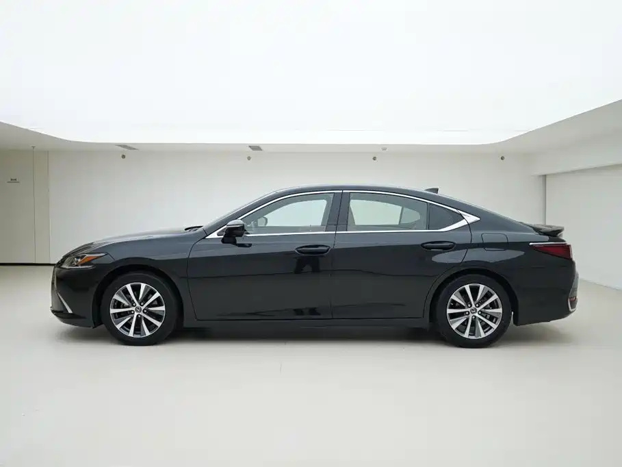 Lexus ES — миниатюра 2