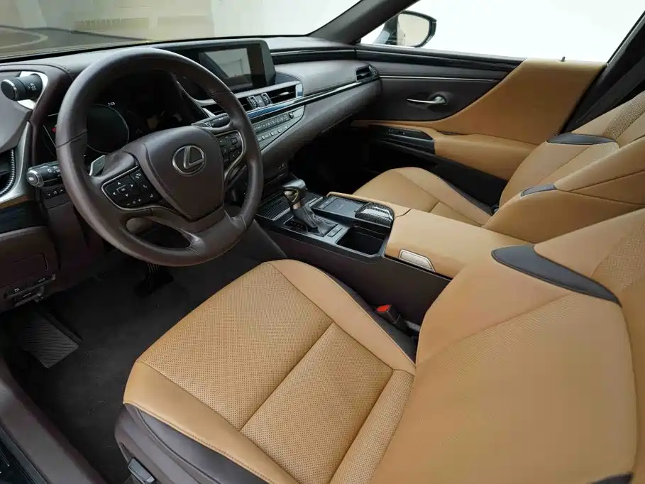 Lexus ES — миниатюра 9