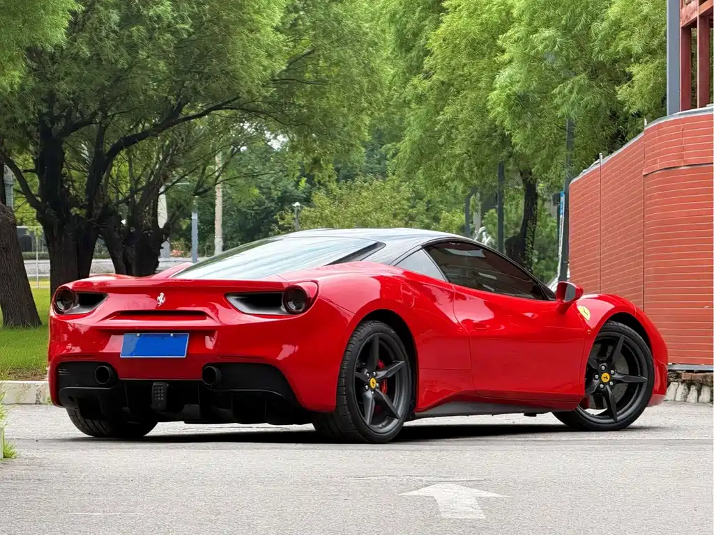 Ferrari 488 — миниатюра 6