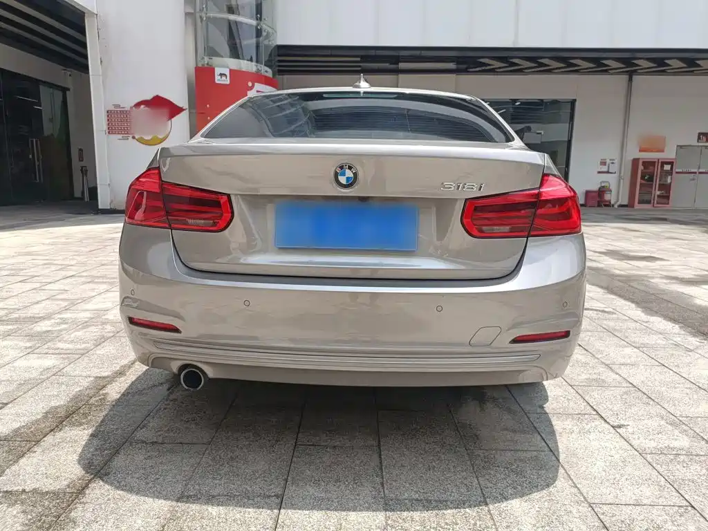 BMW 3 Series — миниатюра 10
