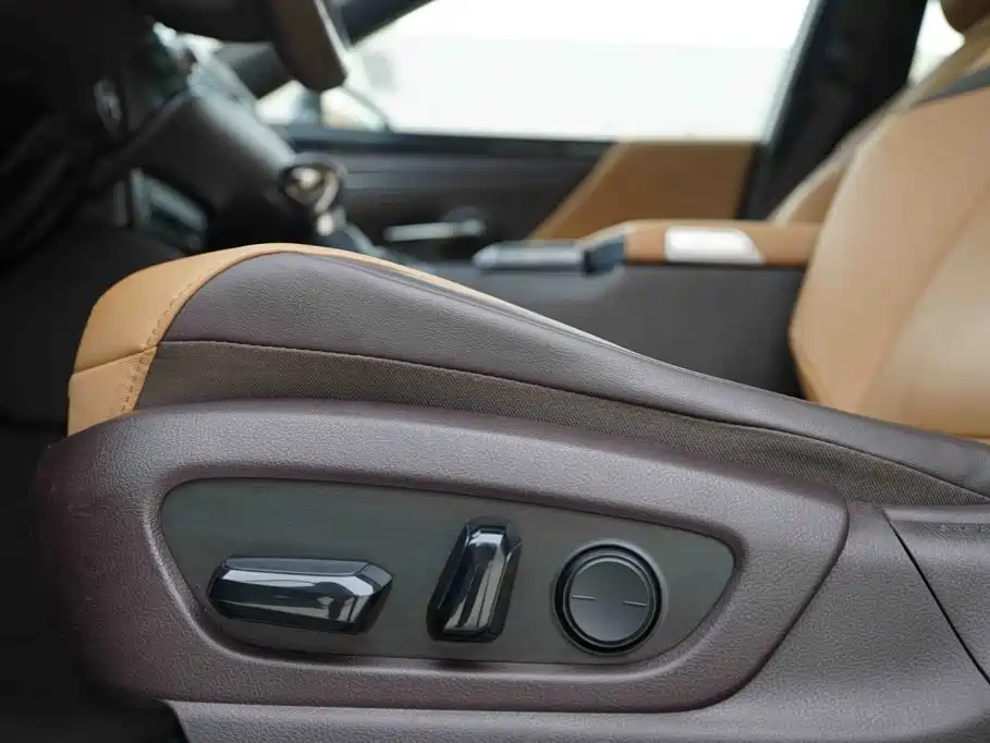 Lexus ES — миниатюра 12