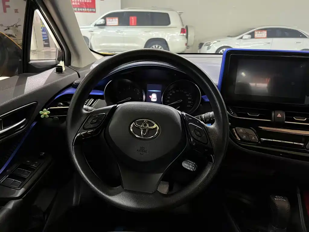 Toyota C-HR — миниатюра 9