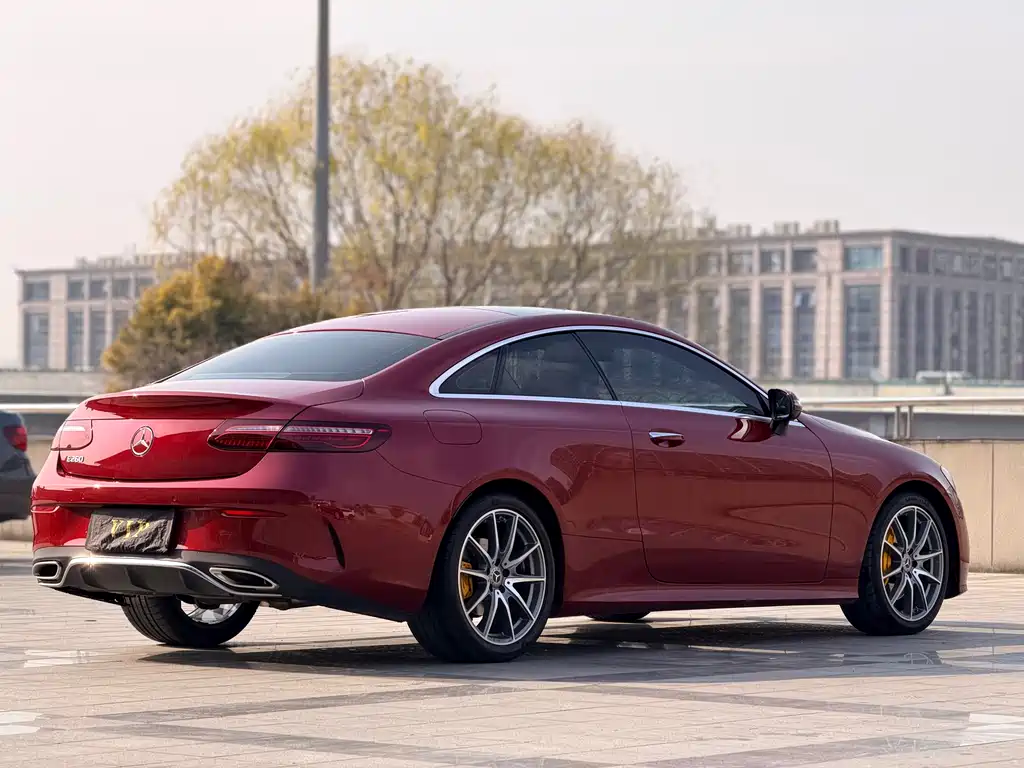 MERCEDES-BENZ E CLASS