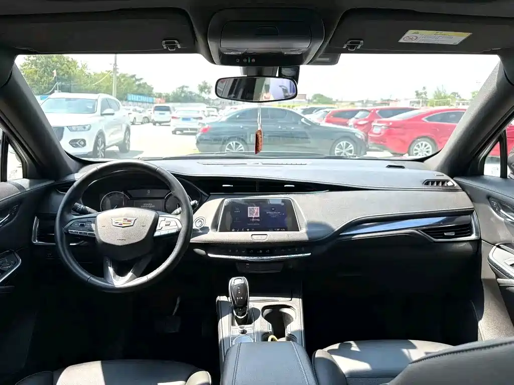 Cadillac XT4 — миниатюра 8