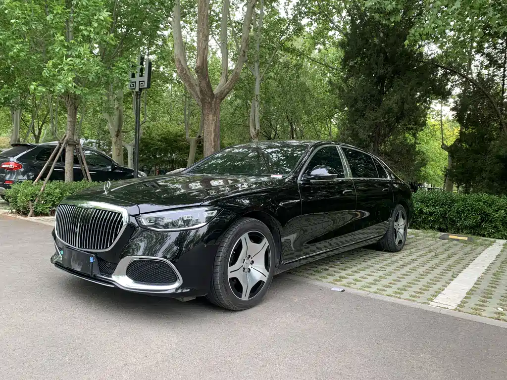 Mercedes-Benz S-Class 2024