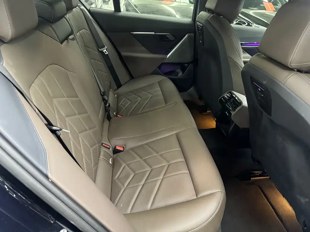 BMW 5 Series (Import) — миниатюра 9
