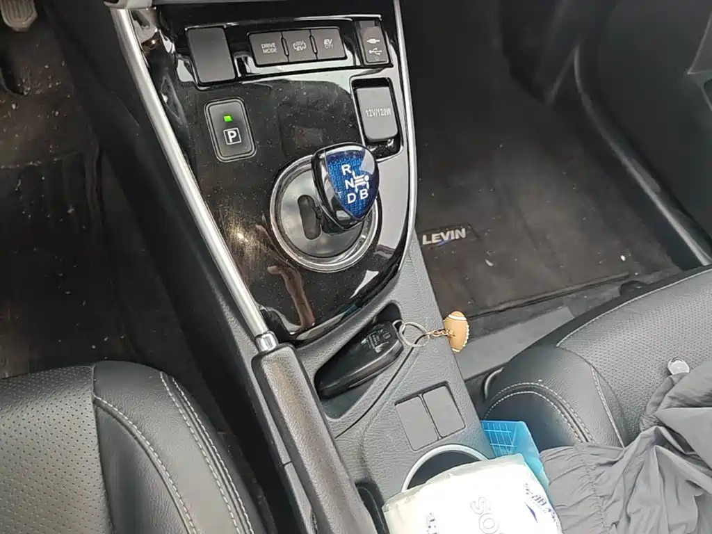 Toyota Levin Twin Engine E+ — миниатюра 14