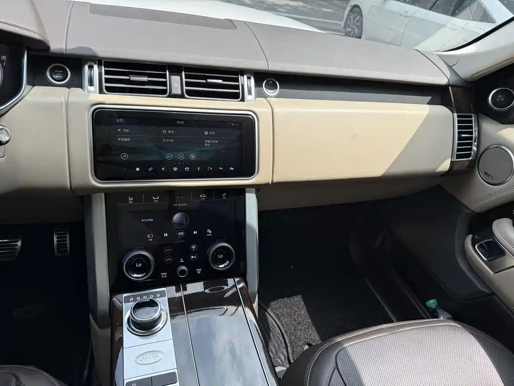 Land Rover Range Rover — миниатюра 6