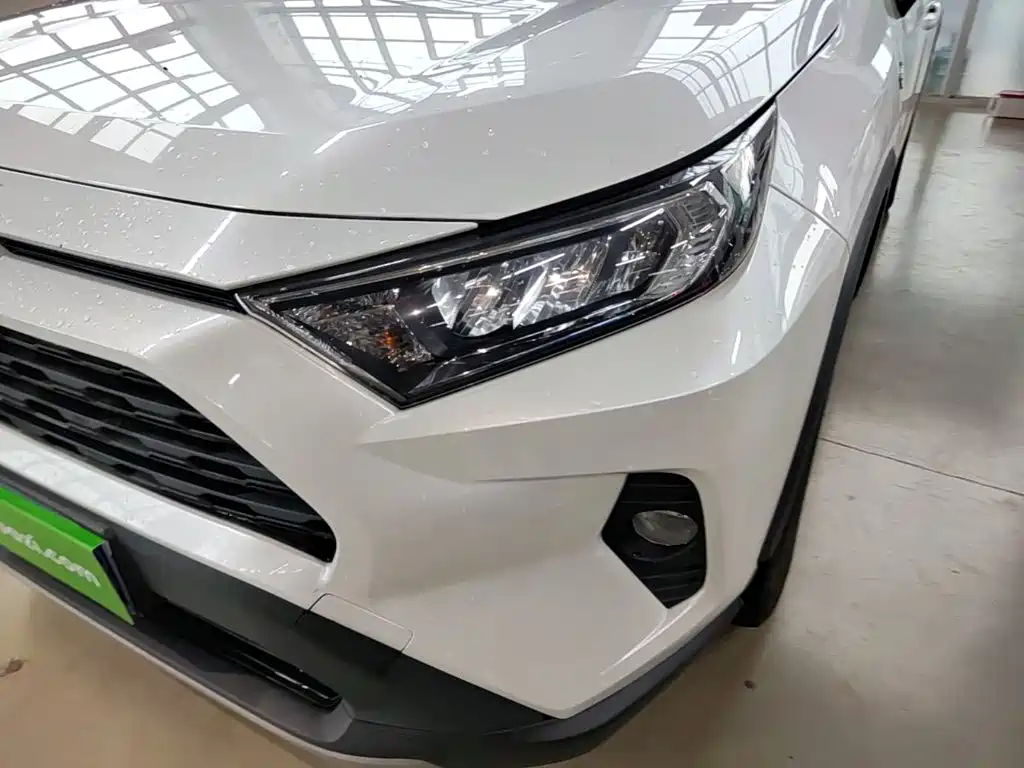 Toyota RAV4 — миниатюра 24