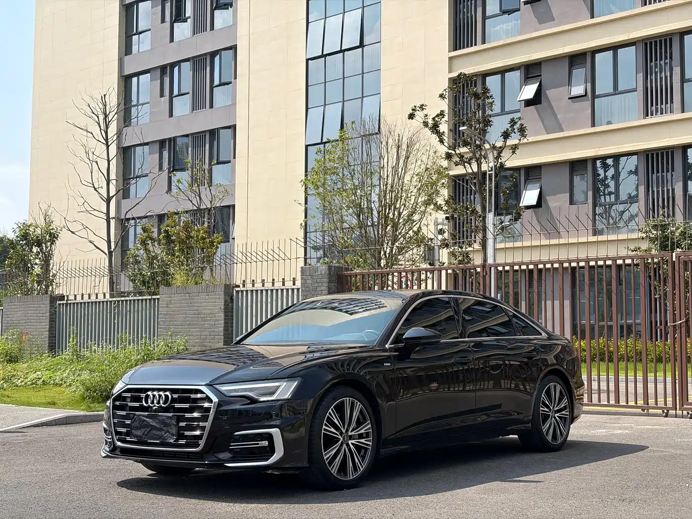 奥迪A6L 2023款 45 TFSI 臻选动感型 2023