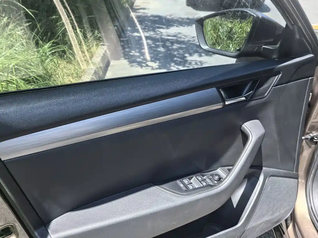 Skoda Superb — миниатюра 6